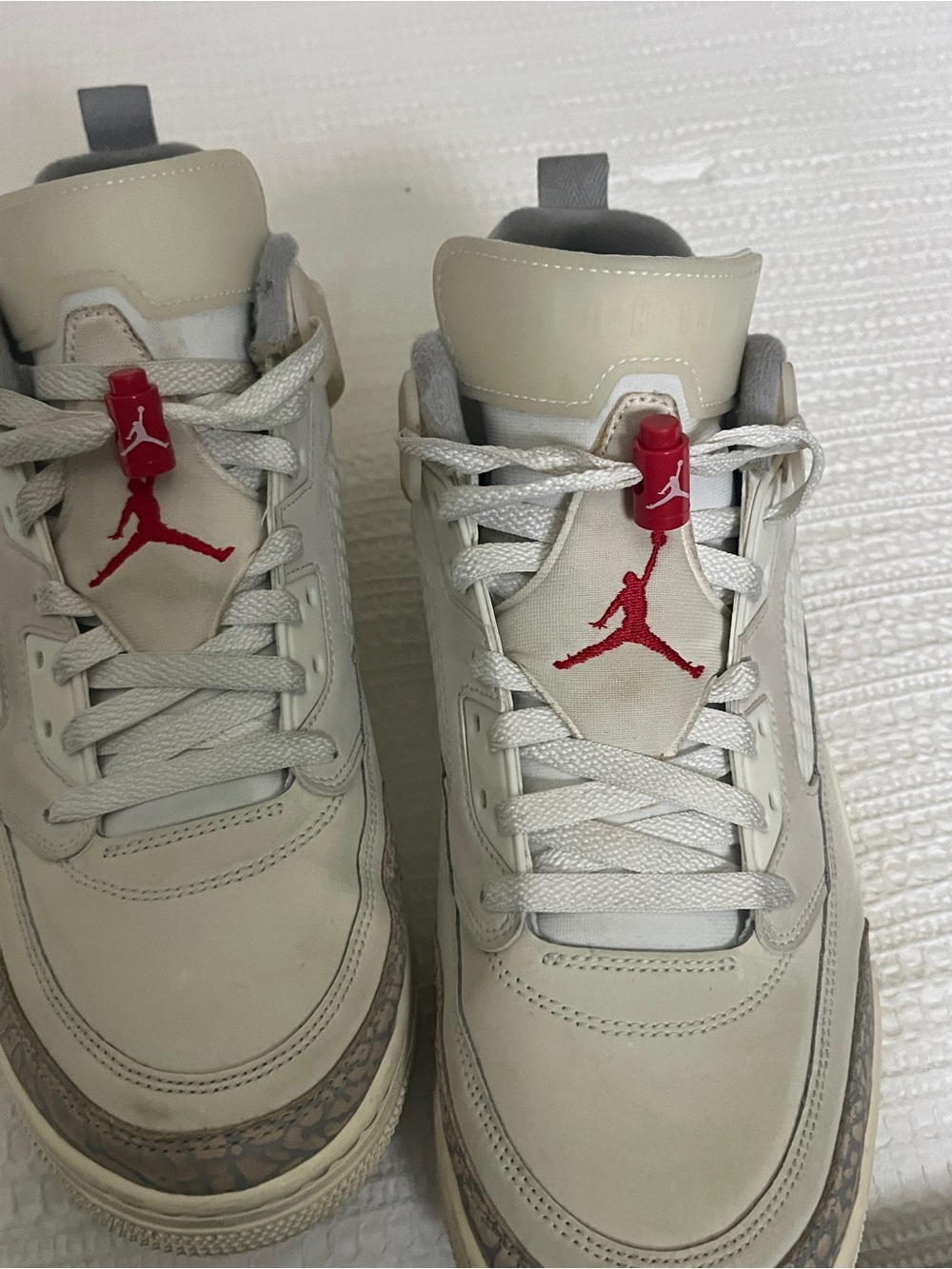Jordan Spizike Size 12 Men’s Cream and Red Jumpman Lace-Lock Sneakers